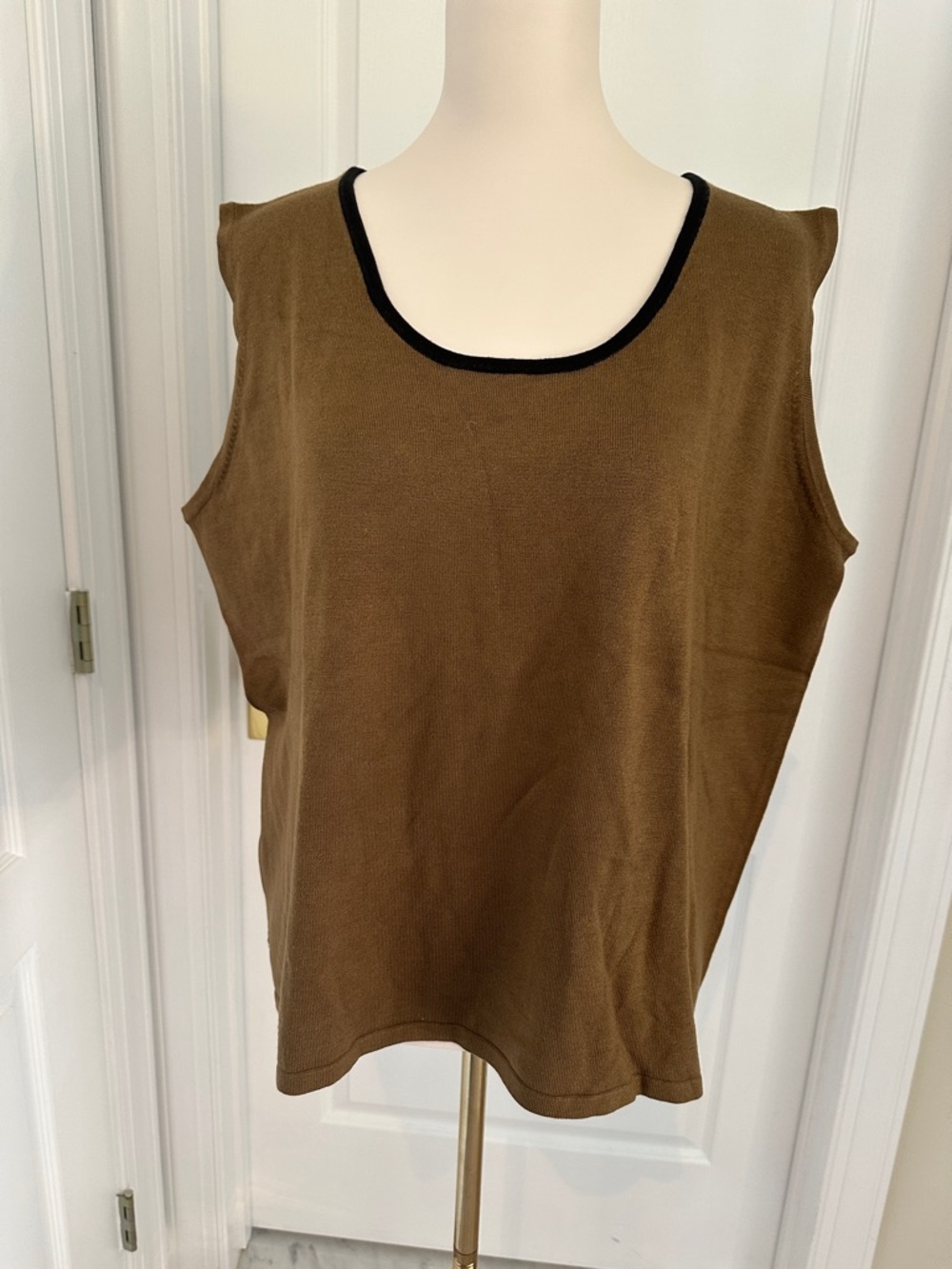 NWT Bob Mackie Wearable Art Brown Sleeveless Tank with Black Trim Sz 1X